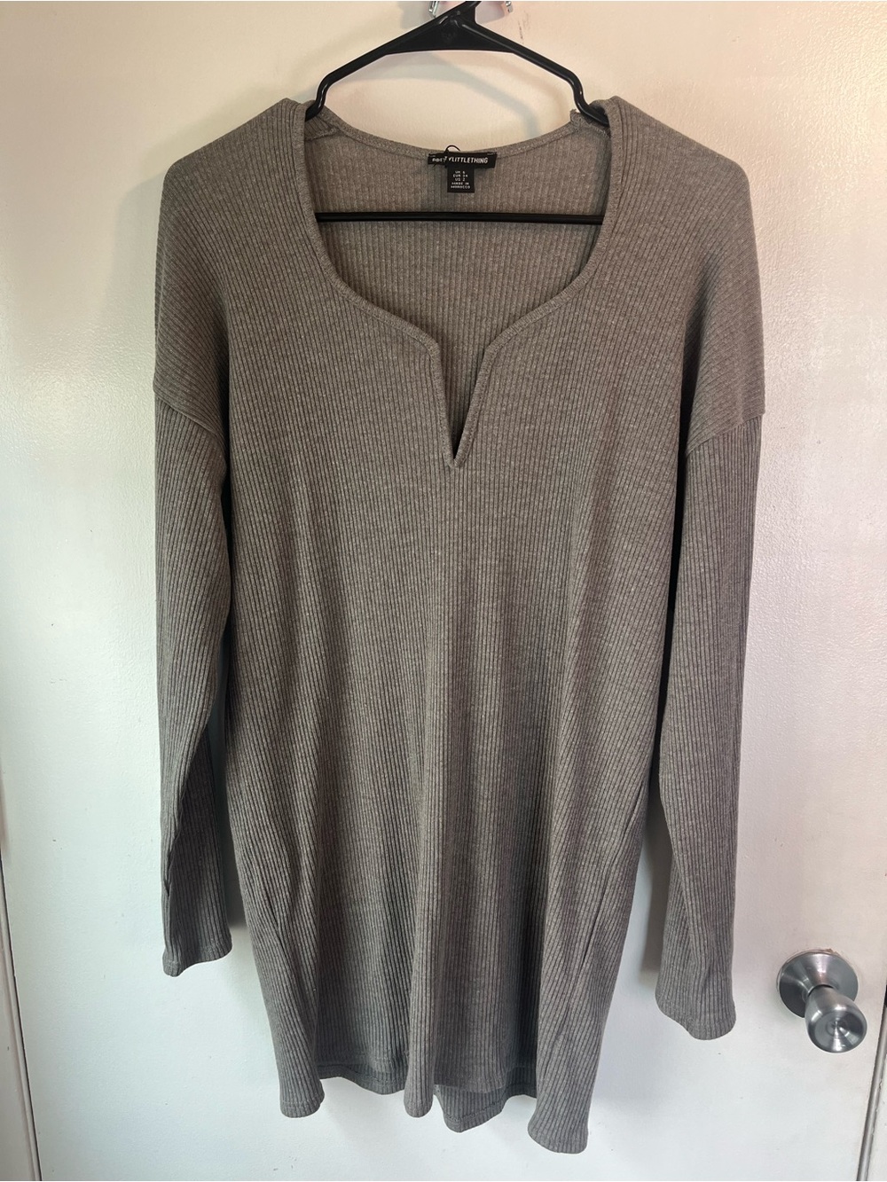 NWT PrettyLittleThing Khaki Ribbed V Neck Shift Dress US 2 Long Sleeve